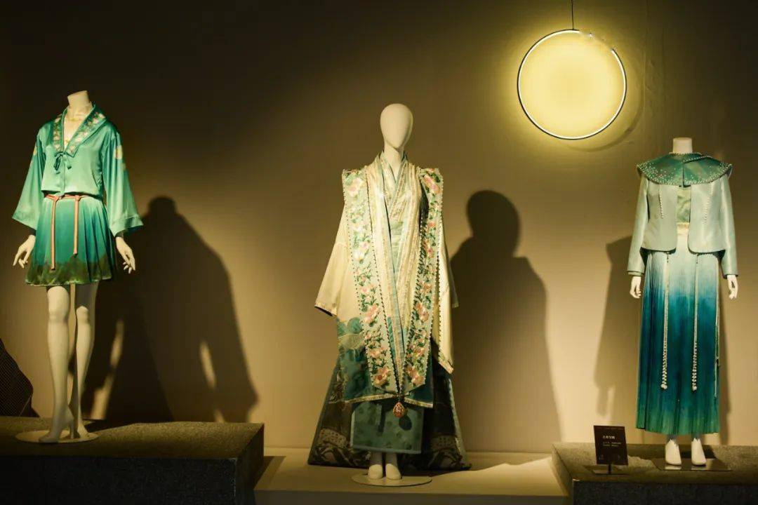 3月24日下午,"一曲新词:宋韵文化创新艺术作品邀请展"在中国丝绸博物