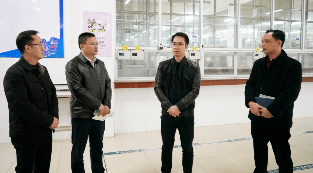 "连州中学是百年学府,肩负着连州年轻一代的未来!