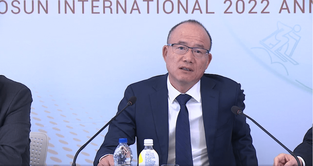 参与管理层包括执行董事,董事长郭广昌,执行董事,联席董事长汪群斌