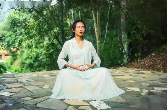 “闭目养神”中蕴含着大秘密!_养生_老年人_肝脏
