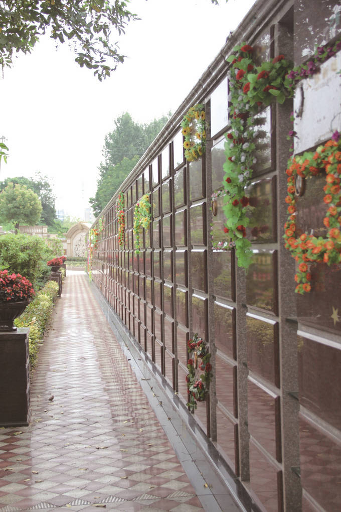 优美环境催生雨花功德园小型生态墓热销_服务_生命_骨灰