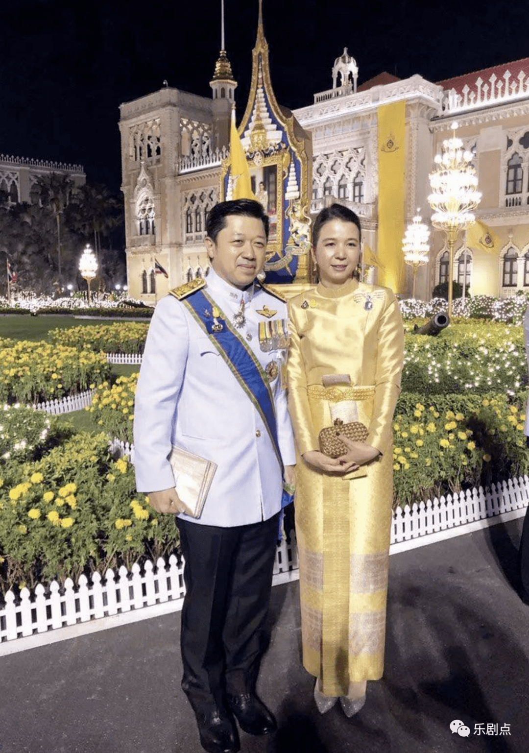 谢国民一共有三个儿子,一个女儿,钦定的继承人是长子谢吉人,也就是