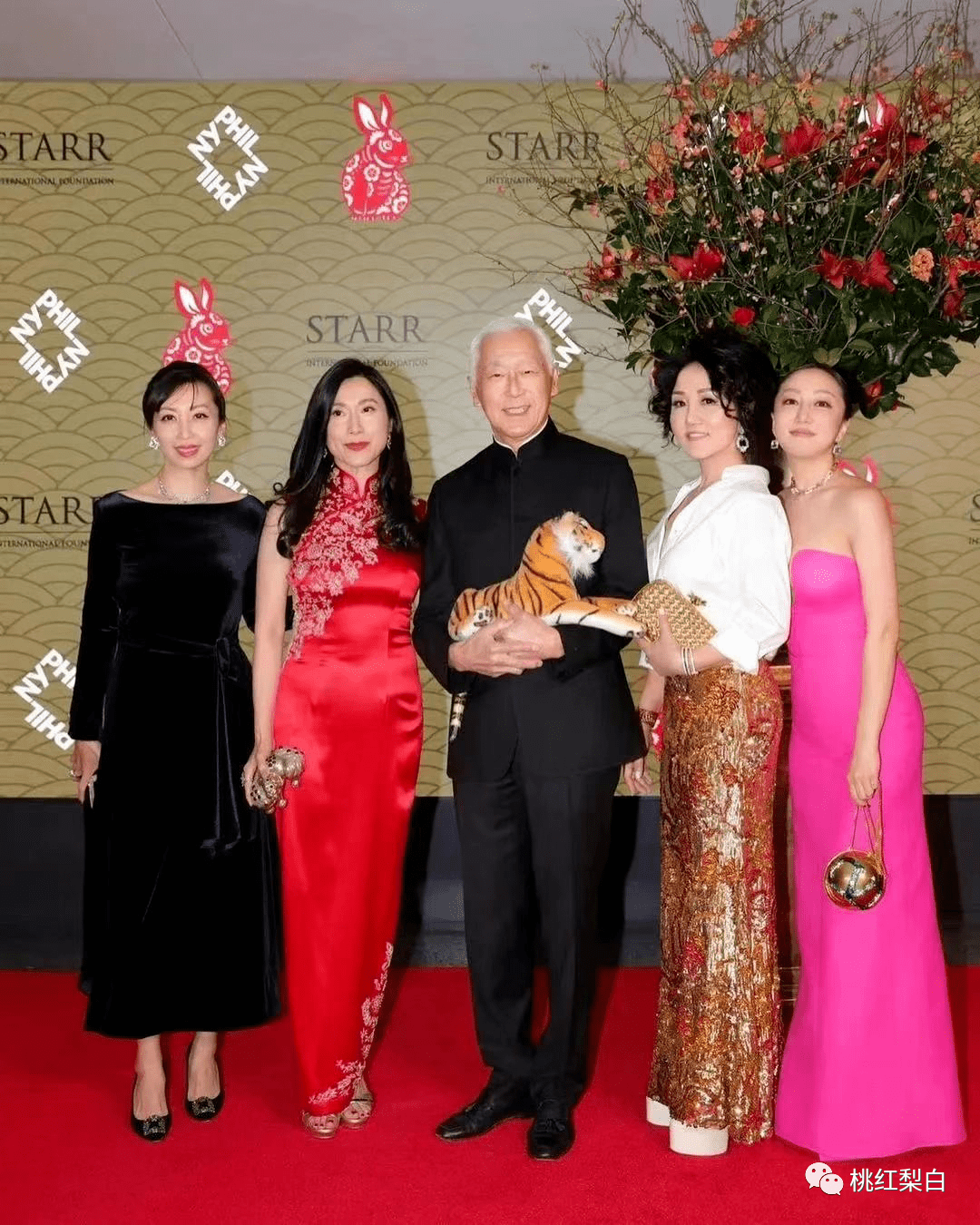 她一出现,吊打一众假名媛_梁周洋_华人_美国