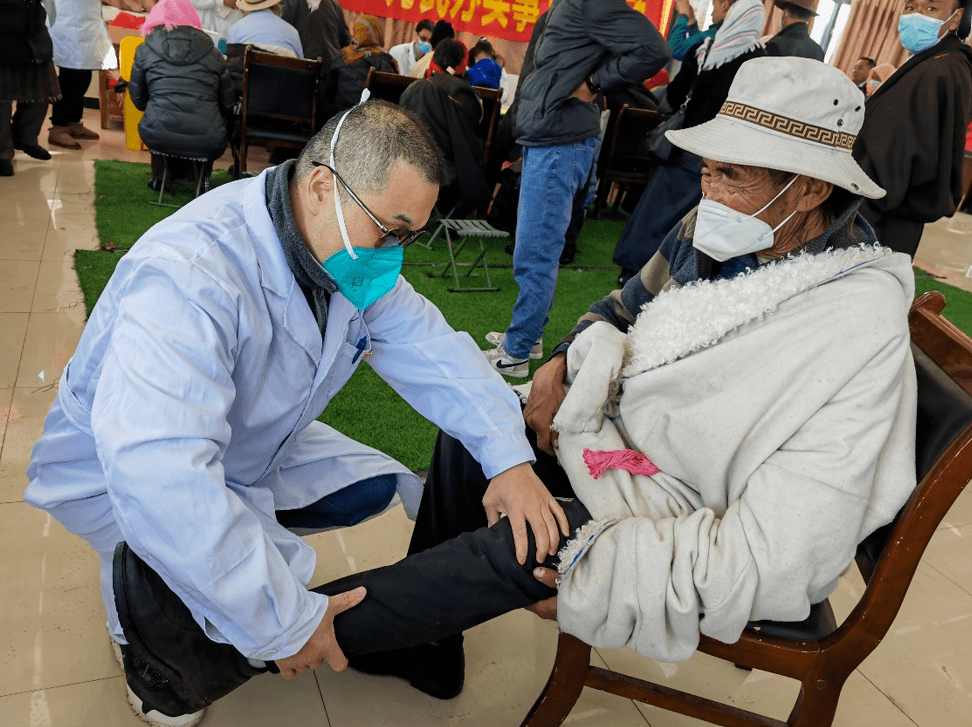 北京市第十批援藏东城区医疗领队,当雄县人民医院副院长闫志刚主任