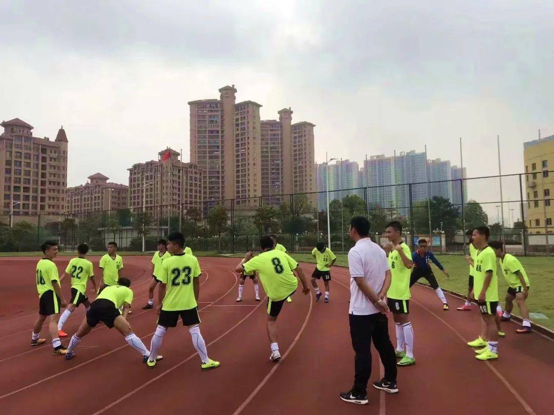 云安中学陈锦周:全国青少年校园足球骨干教师_云浮市_体育科_工作