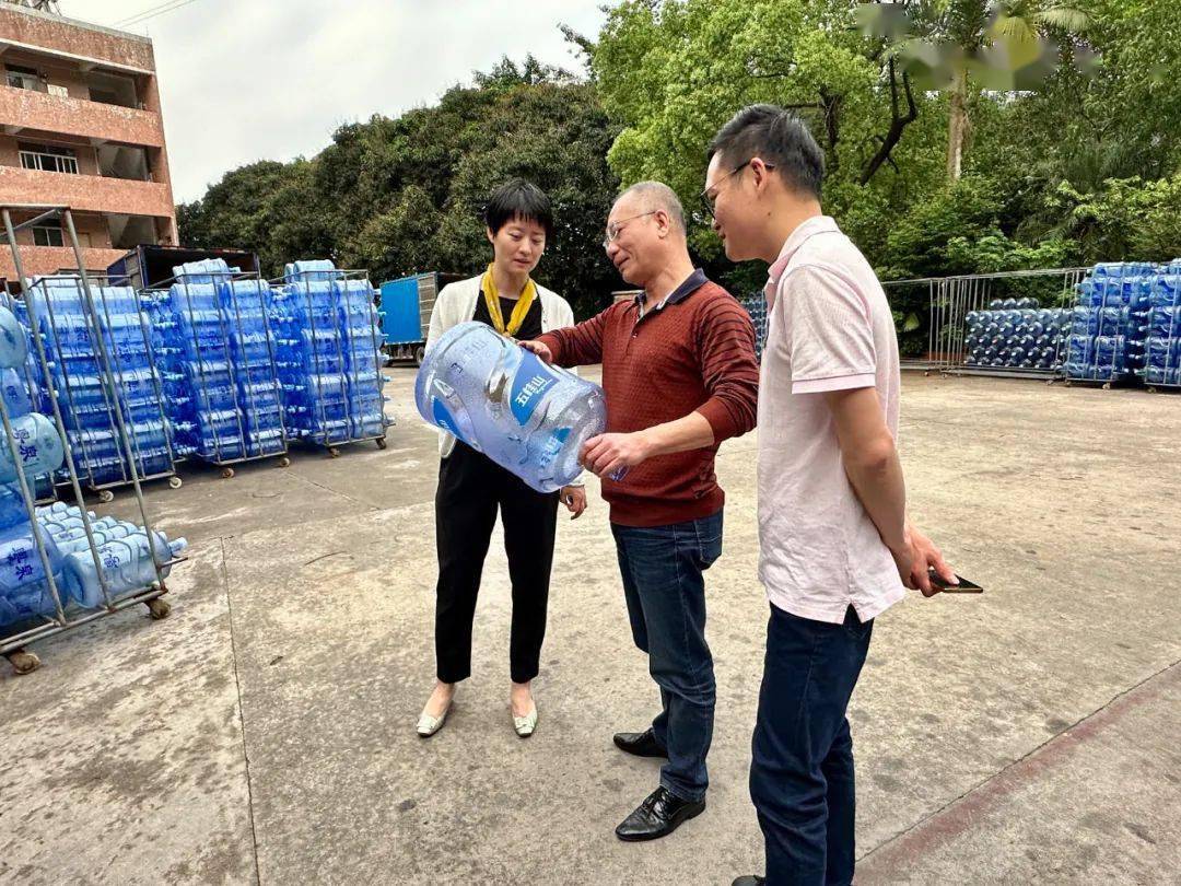 五桂山加油站,联昌电器有限公司,中盛矿泉水有限公司和健威五金电器