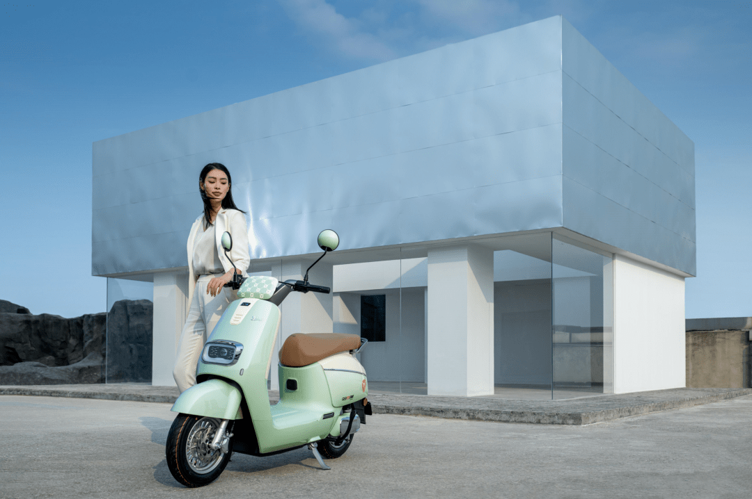 雅迪冠能旗舰重塑美好出行!_搜狐汽车_搜狐网