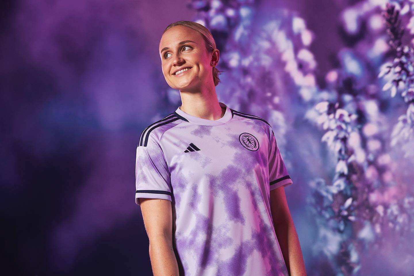 阿迪达斯发布苏格兰女足代表队2023年客场球衣_设计_紫色_球员
