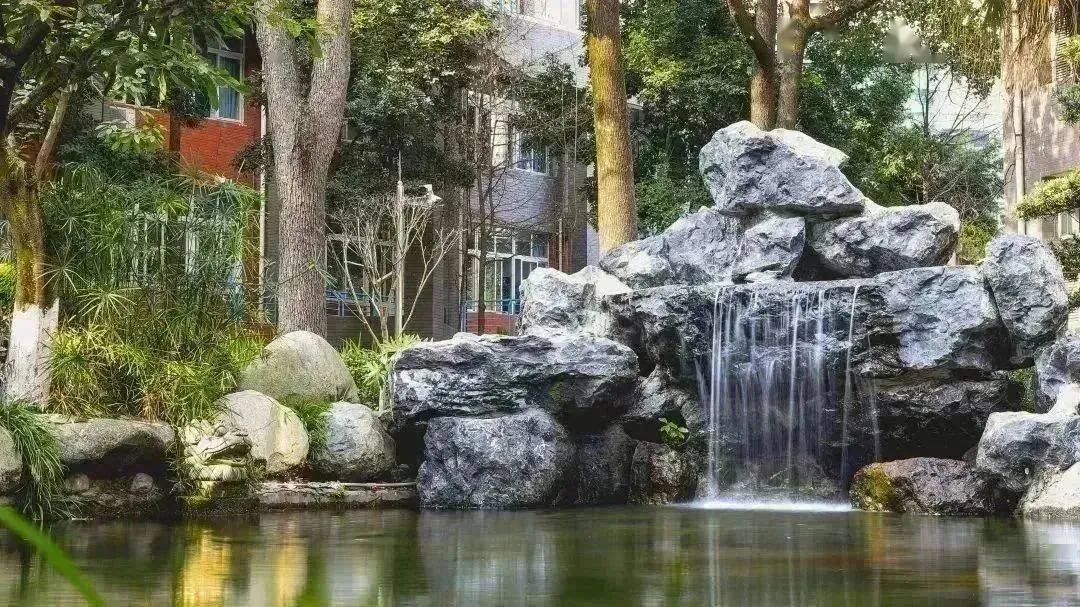 今天,成都七中118周岁了!_时期_校徽_年代