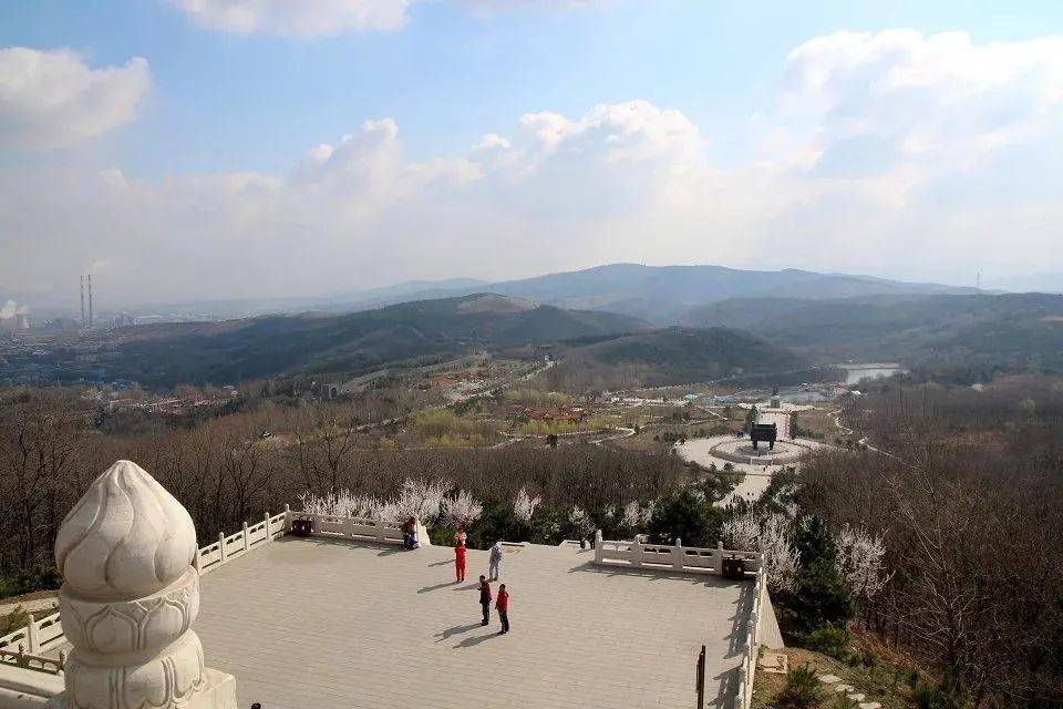 活动: 龙鼎山 石洞沟 春游·穿越地点: 辽阳龙石风景区时间:4月16日