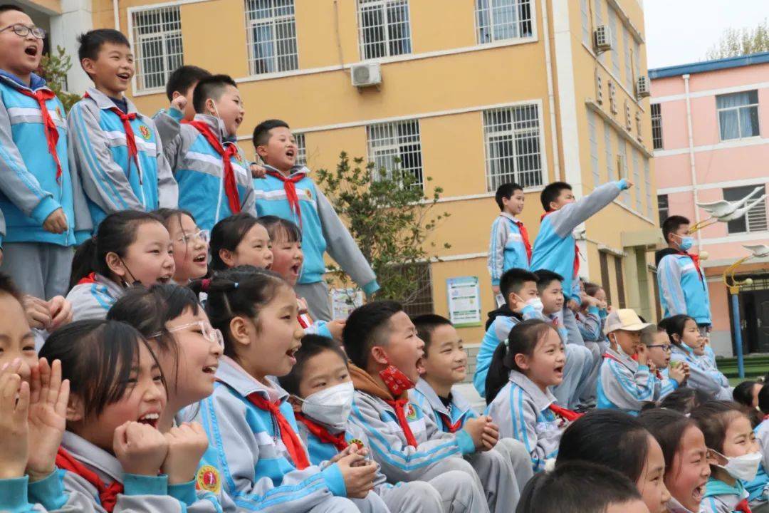 缤纷足球梦,拼搏再超越——渭城区金旭学校举办校园足球联赛_比赛