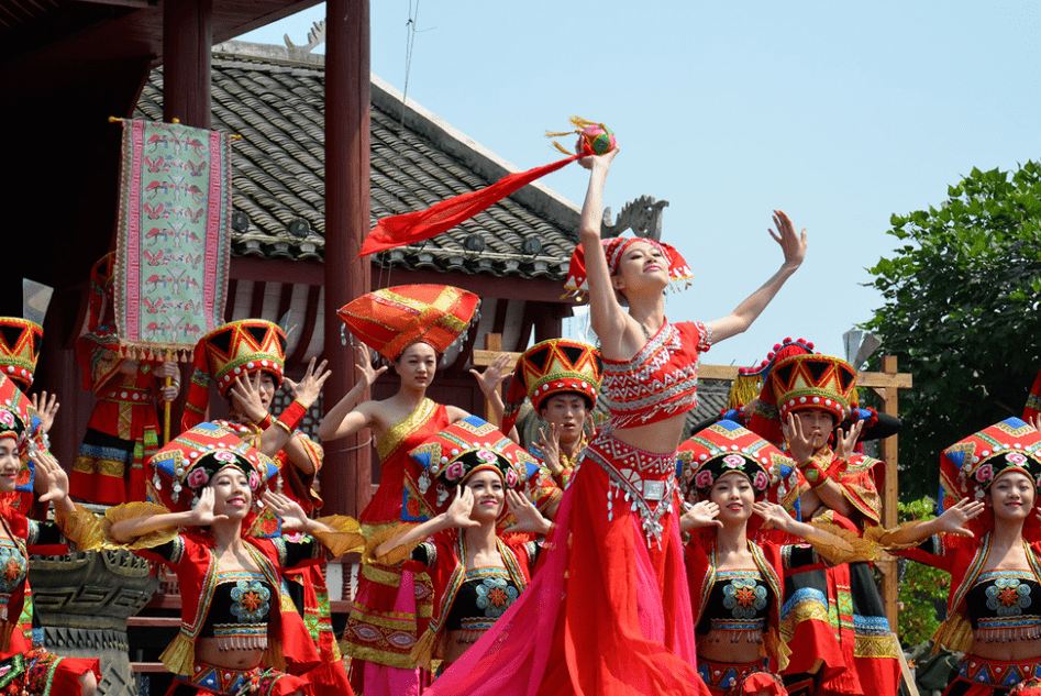 赶歌圩,唱山歌,迎宾酒,抛绣球._刘三姐_广西_双龙