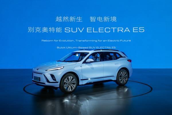 纯电动别克E5上市，20万出头就能买到的中大型SUV