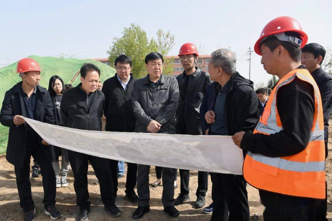 4月9日上午,区委副书记,区长任俊杰深入吴村镇,尧庙镇,尧都高新区调研