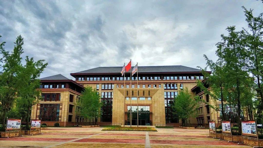 棠湖中学办学模式_成都双流棠湖中学_棠湖中学发展历程