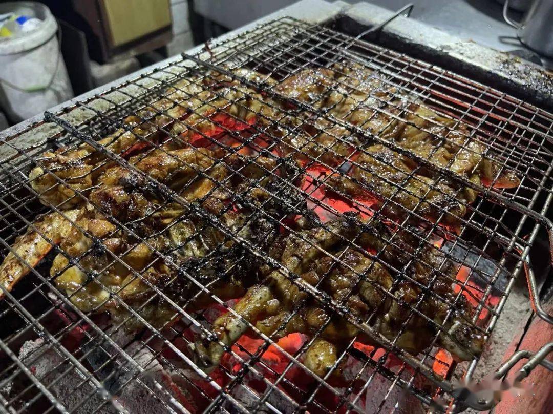 被烧烤师傅整明白了鸡肾,鸡肠,鸡肝……鸡翅,鸡腿,鸡皮,鸡翘鸡头,鸡冠