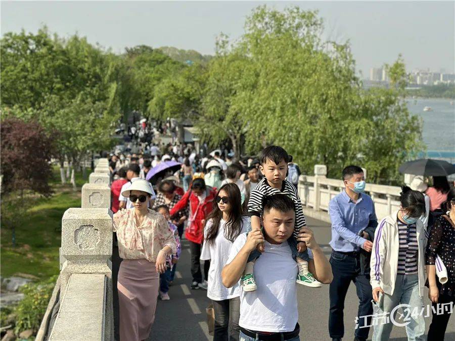 江苏24小时·滚动推送｜在春天里激情奔驰 多场马拉松赛鸣枪开赛