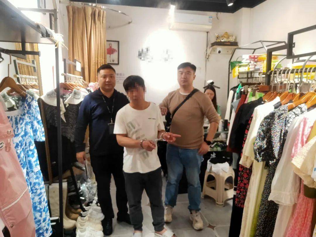 为讨新婚妻子欢心 男子凌晨盗窃服装店上万元衣物被刑拘张某王超红星 0699