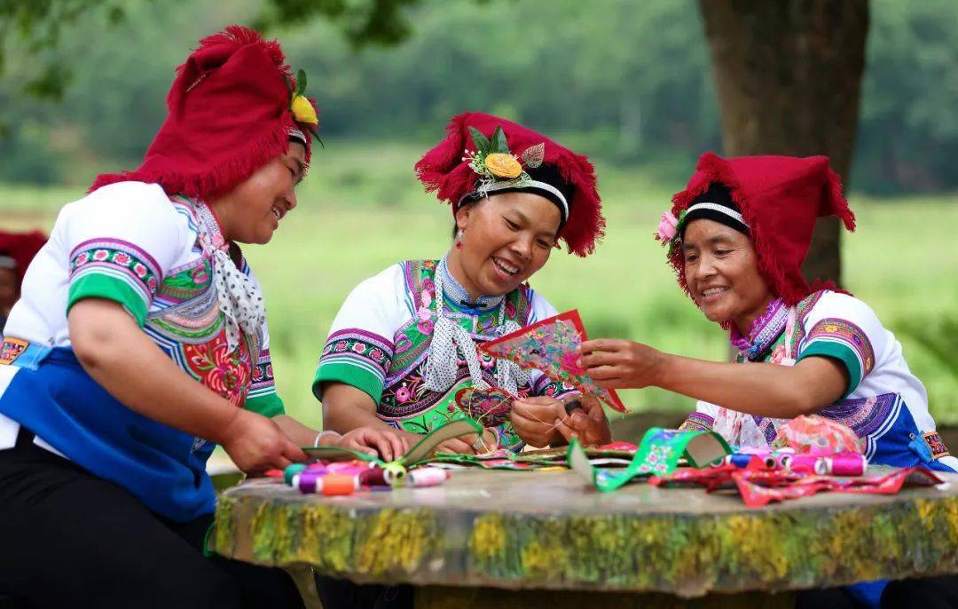 他山之石 | 云南省砚山县维摩乡幕菲勒村:彝乡风景 美如诗画_彝家