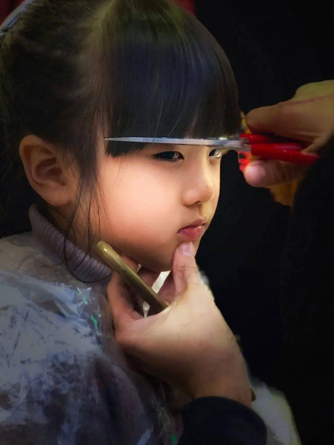 周乐荣《剪刘海》陈鑫金《飞吻惜别》陈良《荒诞世界》王登《郎来了》