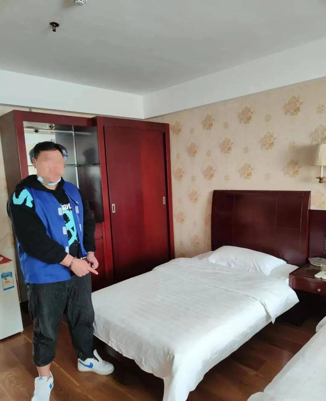 目前,犯罪嫌疑人已被刑拘,案件正在进一步审理.