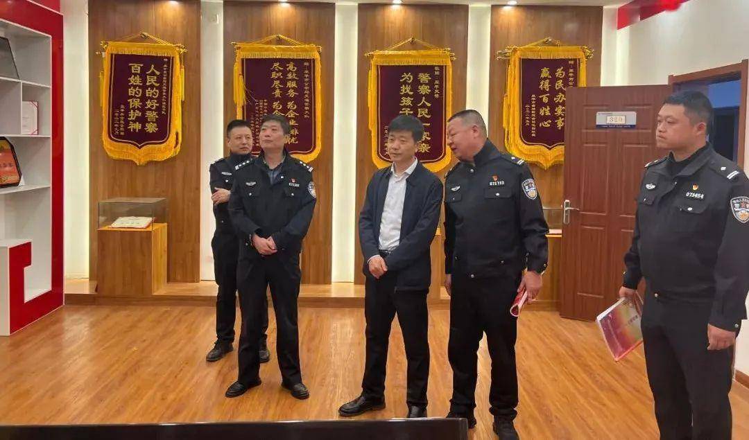 刘元丰支队长深入原平市公安局交警大队检查指导工作