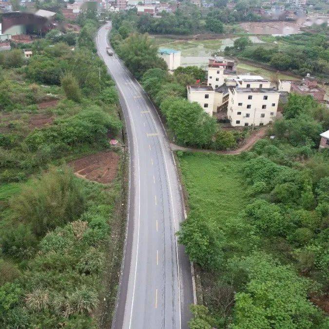 省道511线来宾至玉林公路玉林市兴业县山心镇升平村路段公路交通安全
