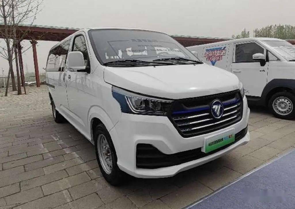 作为市场上极受欢迎的轻客车型之一,福田风景g5燃油车凭借均衡的性能