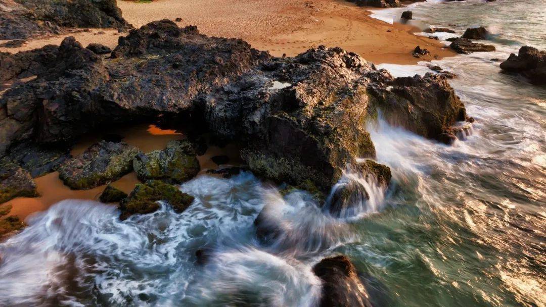 黑色大海浪花壁纸图片