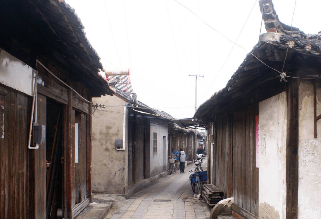 现有省级非物质文化遗产1个:临泽高跷;扬州市级非物质文化遗产3个:狮