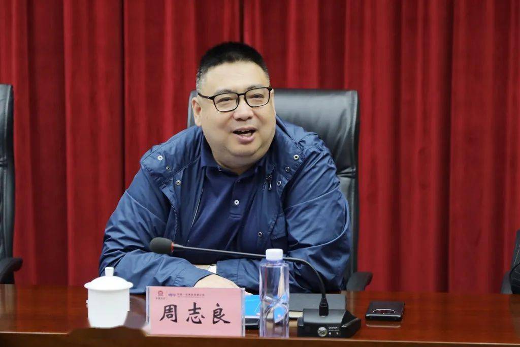 王健对周志良的到访表示欢迎,并简要介绍了中国一冶的转型发展历程.