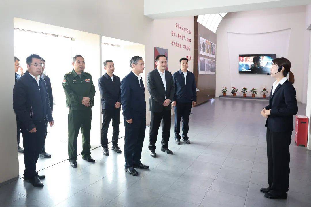 省,市领导夏俊友,洪湖鹏,蔡旭昶,卞云坚,姜景峰,省