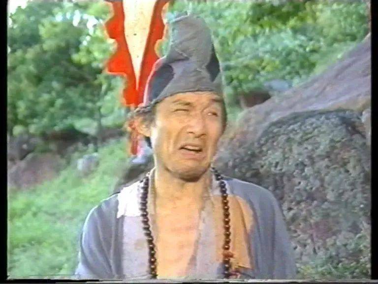 6岁出家，15岁还俗，52岁大红大紫，76岁二度皈依，90岁“济公”怎么活成这样了