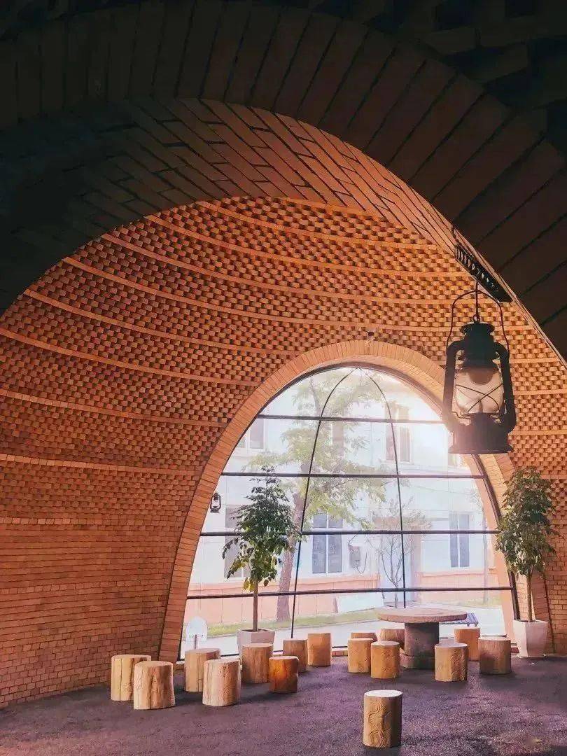 还可游览滨湖沙滩,环湖公园,萌山公园,多米渔乐岛,萌宠动物园等景点