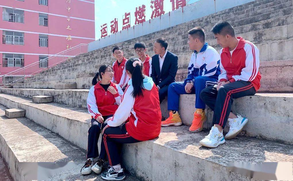 宣威九中教师宁德辉:以谆谆叮嘱沁润心灵 以过硬本领传道授业_工作