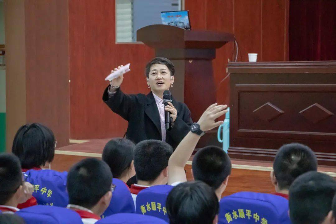 武汉大学招生组走进衡水十三中!_杨教授_进行_未来