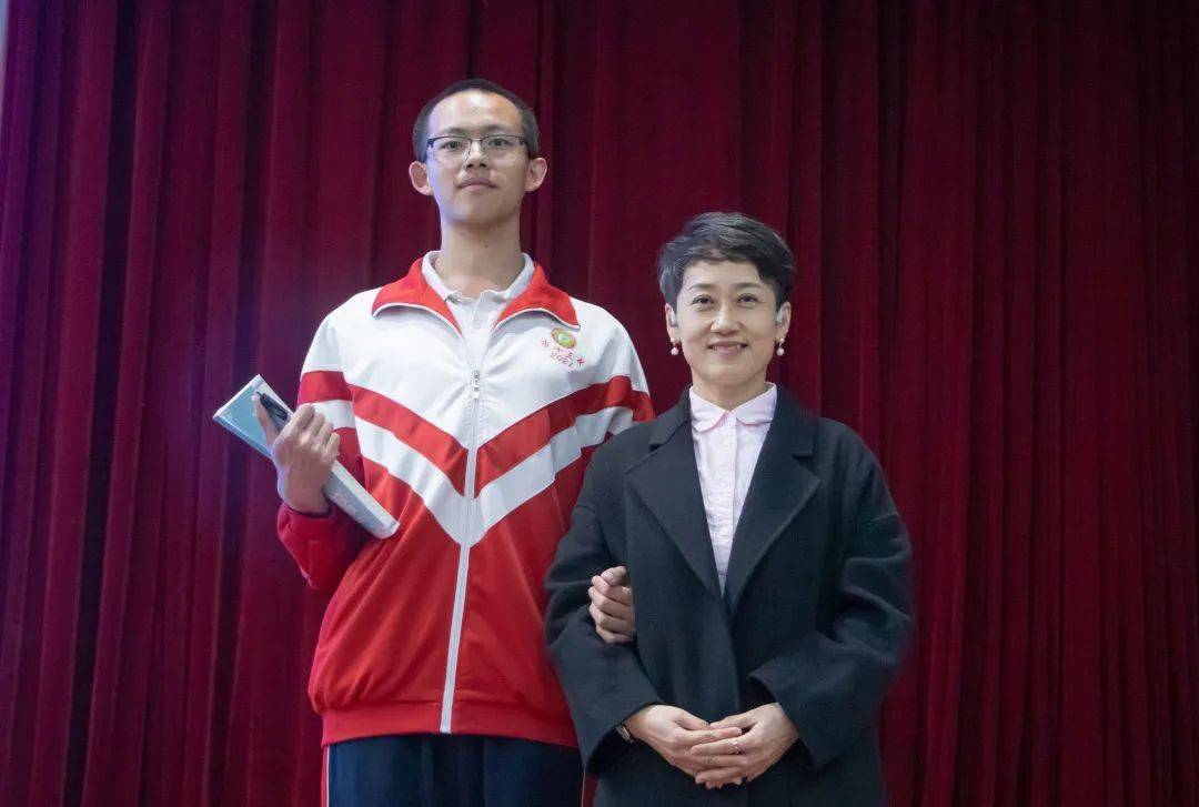武汉大学招生组走进衡水十三中!_杨教授_进行_未来