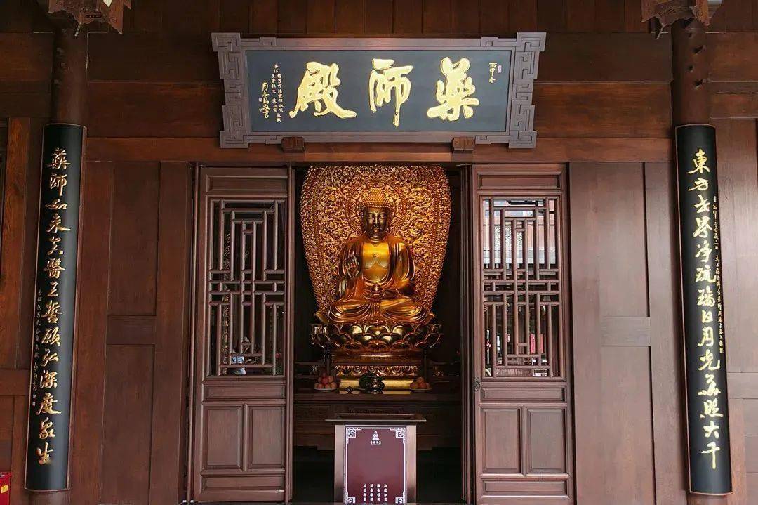 药师殿 -三圣殿和药师殿探寻背后的关联本期让我们一起走进点击泊看