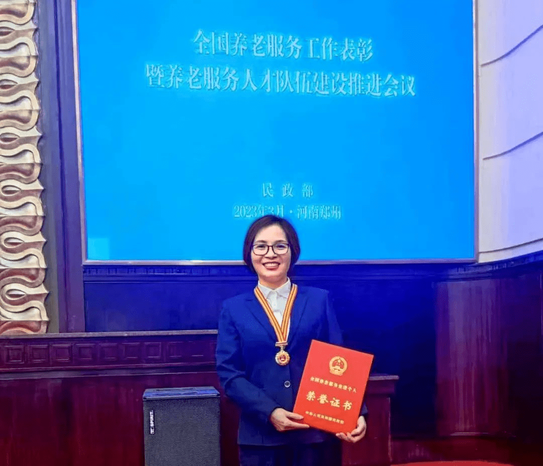 深圳唯一获奖的是她_胡秀英_护理_工作