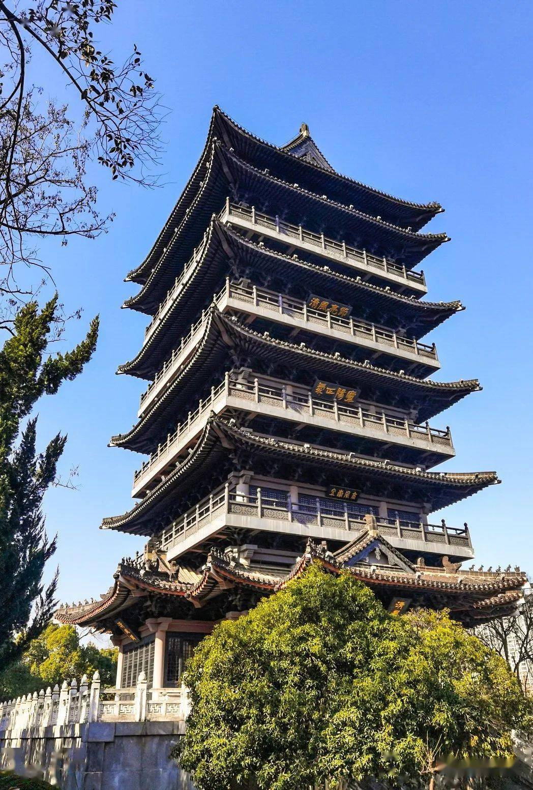 合肥:包公园里清风阁