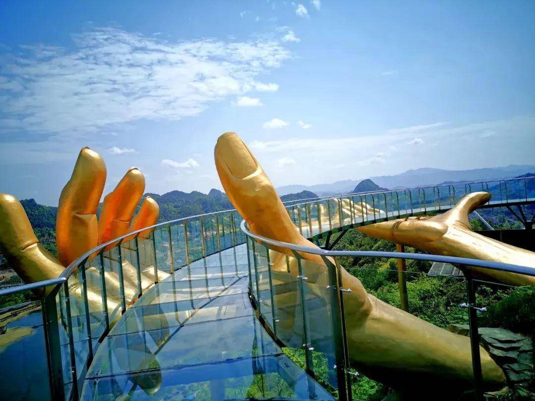 爱丽丝仙境,玻璃桥,大地之手飞天瀑布,粉丝迷宫,高山滑道20 游玩项目