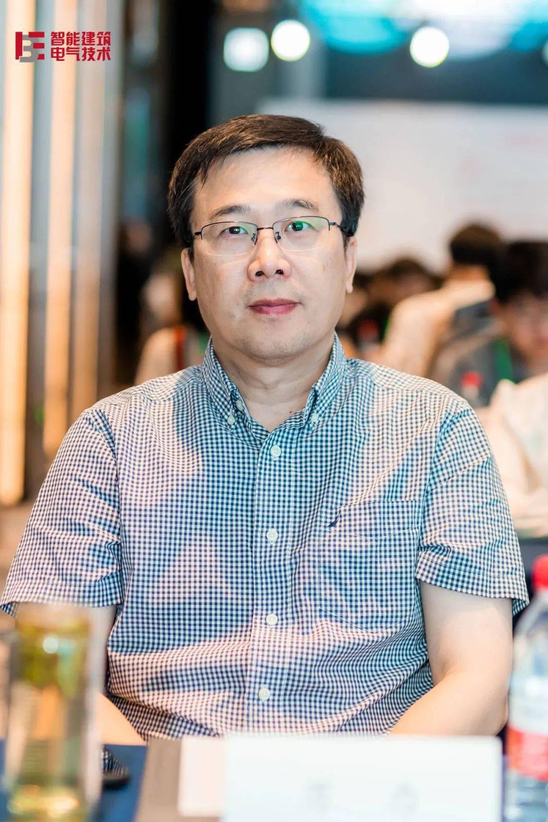 李俊民▲杨德才▲张文才▲刘玥▲中设协电气分会秘书长熊文文主持