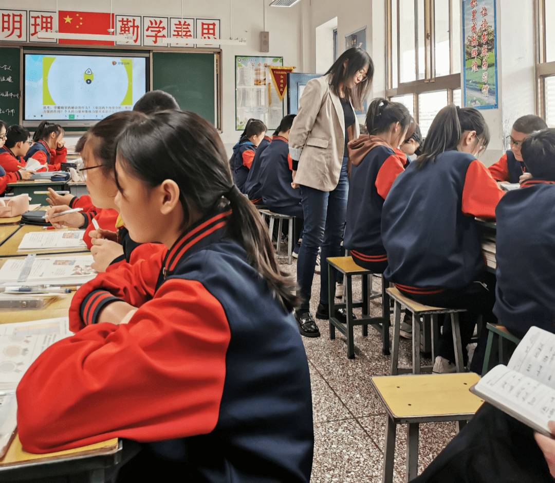阳泉市第二中学,阳泉市实验中学举行"同课异构课堂教学展示"联合教研
