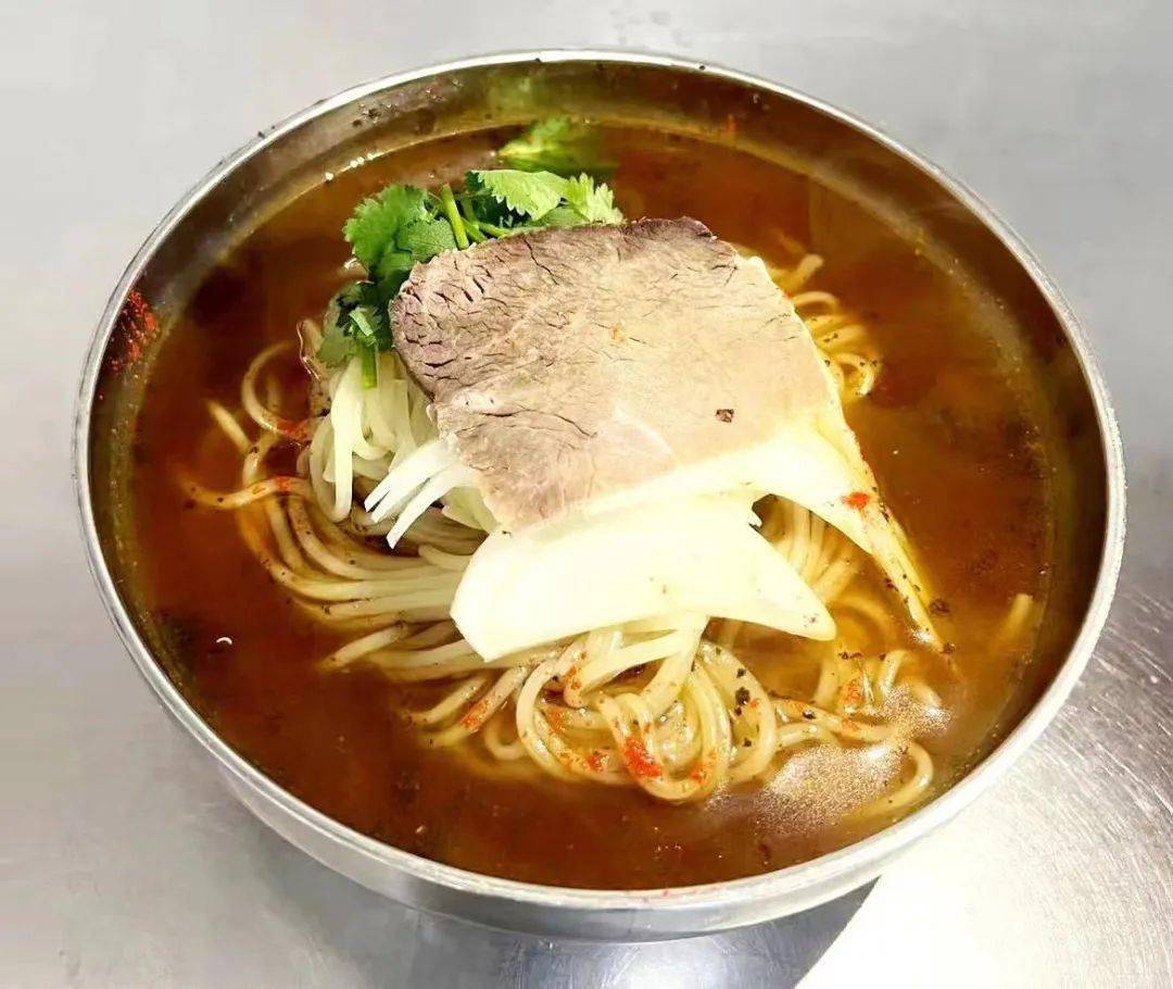 "头道温面"起兴于和龙市头道镇上世纪70年代,随着名气越大,头道温面也