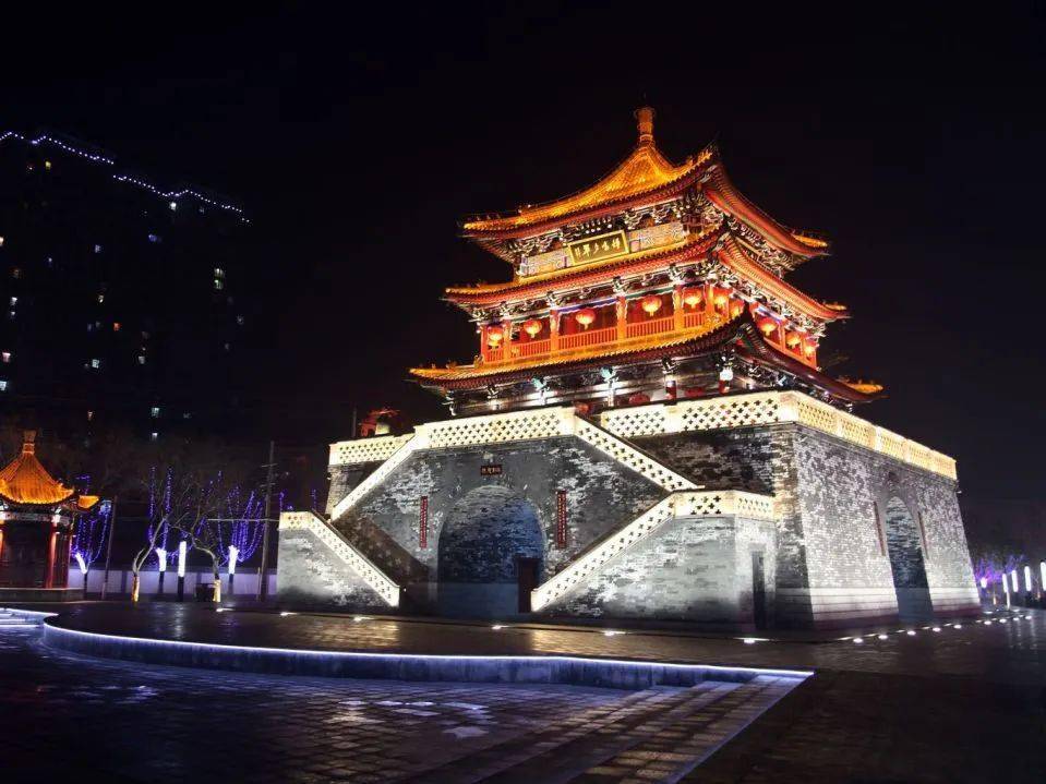 咸阳火车站夜景图片