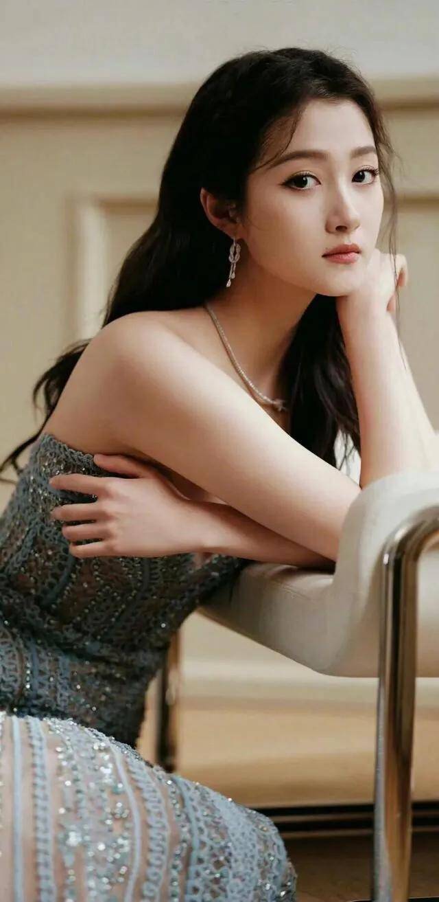 国民美少女关晓彤