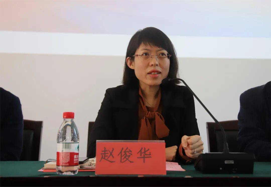 金山区委宣传部副部长赵俊华,镇党委副书记胡吉根,上海中侨职业技术