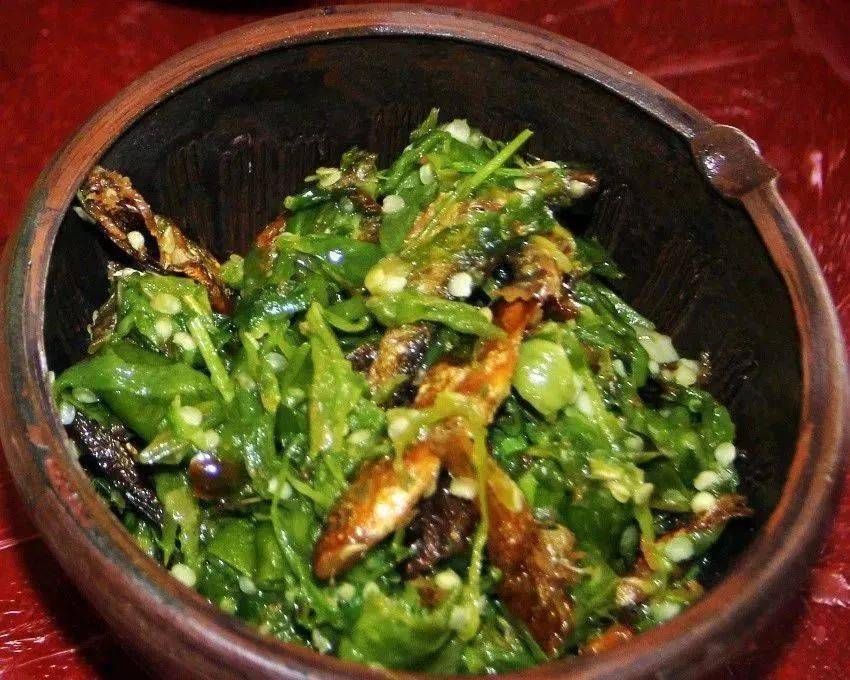 草藥燉豬腳永春禾花魚蘇仙夫子肉莽山蕨根餈粑馬田豆腐汝城米粉嘉禾血