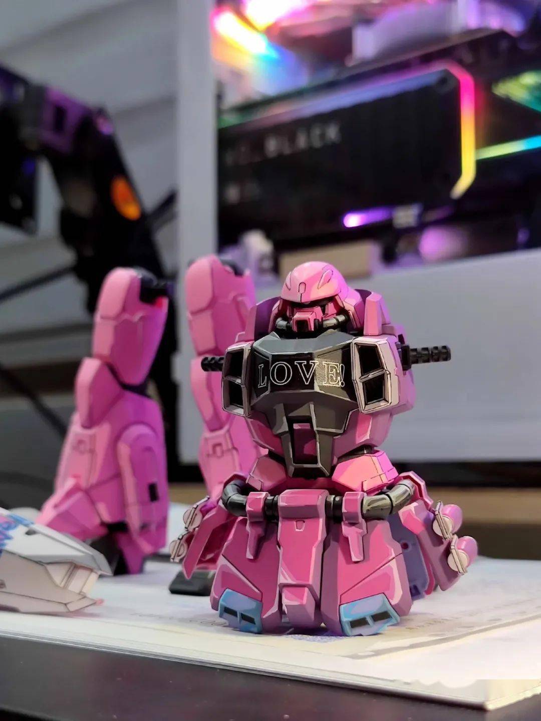 猛男最爱粉,演唱会扎古勇士二次元涂装_公众_来稿_运营