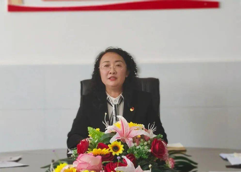 乌拉特后旗二完小召开五一假期前安全专题工作会议_教育_王俊玲_师生